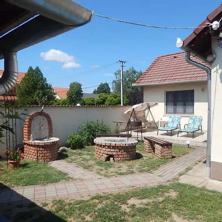 Holdfeny Vendeghaz Apartment