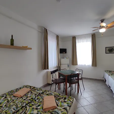 Holdfeny Vendeghaz Apartment Abadszalok