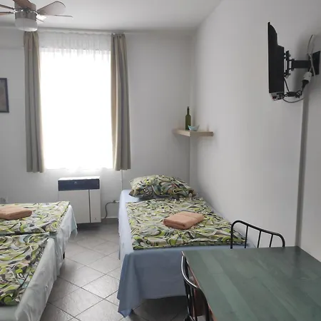 Apartment Holdfeny Vendeghaz Abadszalok